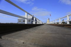 Мола Busselton около реки Австралии Маргарета как увидено от молы против голубого неба стоковая фотография Мола Busselton около реки Австралии Маргарета как увидено от молы против голубого неба стоковая фотография