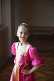 Молодая красивая русская балерина в национальном этническом платье стоковая фотография Молодая красивая русская балерина в национальном этническом платье стоковая фотография