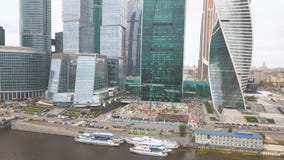 Москв-город зажим Россия Грандиозные небоскребы на портовом районе около реки Москвы Башня развития a стоковое изображение rf Москв-город зажим Россия Грандиозные небоскребы на портовом районе около реки Москвы Башня развития a стоковое изображение rf