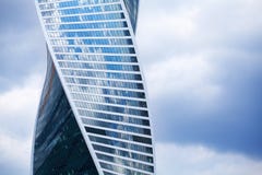 МОСКВА, РОССИЯ - 18-ОЕ ИЮНЯ 2019: деловый центр финансового города Москвы района международный, спиральный небоскреб развитие стоковое изображение МОСКВА, РОССИЯ - 18-ОЕ ИЮНЯ 2019: деловый центр финансового города Москвы района международный, спиральный небоскреб развитие стоковое изображение