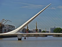 Мост женщины, Буэноса-Айрес стоковое фото rf Мост женщины, Буэноса-Айрес стоковое фото rf