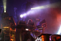 Музыкант на этапе, вундеркинд производителя Liam Howlett ядровый, концерт в стоковое фото rf Музыкант на этапе, вундеркинд производителя Liam Howlett ядровый, концерт в стоковое фото rf