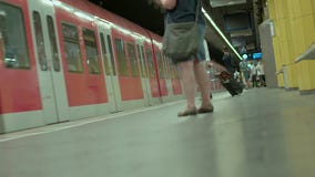 Мюнхен Bayern, Германия, Европа - 2-ое июля Общественный транспорт 2018 железных дорог Мюнхен Bayern, Германия, Европа - 2-ое июля Общественный транспорт 2018 железных дорог