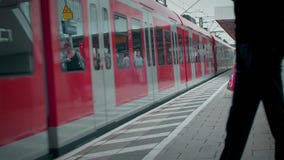 Мюнхен Bayern, Германия, Европа - 2-ое июля Общественный транспорт 2018 железных дорог Мюнхен Bayern, Германия, Европа - 2-ое июля Общественный транспорт 2018 железных дорог
