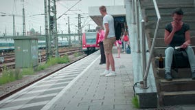 Мюнхен Bayern, Германия, Европа - 2-ое июля Общественный транспорт 2018 железных дорог Мюнхен Bayern, Германия, Европа - 2-ое июля Общественный транспорт 2018 железных дорог