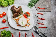 Мясо с рисом стоковое изображение Мясо с рисом стоковое изображение