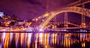 наведите загоранное dom wester oporto Португалии ночи luis Eu Порту, Португалии западный стоковые изображения наведите загоранное dom wester oporto Португалии ночи luis Eu Порту, Португалии западный стоковые изображения