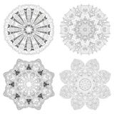 Нарисованный рукой комплект zentangle 4 мандал для крася страницы Стоковые Фотографии RF Нарисованный рукой комплект zentangle 4 мандал для крася страницы Стоковые Фотографии RF