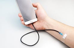 Наркоман технологии Концепция зависимости на смартфоне, телефона стоковая фотография rf Наркоман технологии Концепция зависимости на смартфоне, телефона стоковая фотография rf