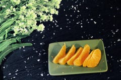 Натюрморт: tangerines и цветки стоковая фотография rf Натюрморт: tangerines и цветки стоковая фотография rf