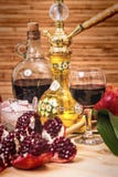 Натюрморт с кальяном, вином, венисой и помадками Стоковые Изображения Натюрморт с кальяном, вином, венисой и помадками Стоковые Изображения