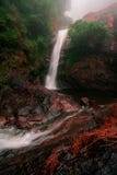 Национальный парк Doi Inthanon в Таиланде красивейший водопад национального парка Самый высокий водопад в Чиангмае стоковые фотографии rf Национальный парк Doi Inthanon в Таиланде красивейший водопад национального парка Самый высокий водопад в Чиангмае стоковые фотографии rf