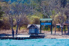 НАЦИОНАЛЬНЫЙ ПАРК KOMODO, ИНДОНЕЗИЯ - 18-ОЕ АВГУСТА 2008: Вход к s стоковое изображение НАЦИОНАЛЬНЫЙ ПАРК KOMODO, ИНДОНЕЗИЯ - 18-ОЕ АВГУСТА 2008: Вход к s стоковое изображение