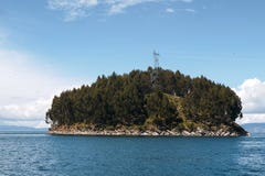 Небольшой остров в titicaca озера стоковое изображение rf Небольшой остров в titicaca озера стоковое изображение rf