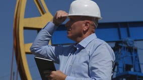 Нефть проектирует деятельность в извлечении нефтедобывающей промышленности проверяет установку Activi стоковые изображения rf Нефть проектирует деятельность в извлечении нефтедобывающей промышленности проверяет установку Activi стоковые изображения rf