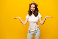 Никакой путь, не смотрит это! Женщина указывая палец на космос экземпляра Эмоция выражения и концепция чувств Изолированная съемк стоковое изображение Никакой путь, не смотрит это! Женщина указывая палец на космос экземпляра Эмоция выражения и концепция чувств Изолированная съемк стоковое изображение