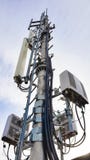 Новое телекоммуникационное оборудование радиовещательной сети 5G с модулями радио и умными антеннами стоковая фотография Новое телекоммуникационное оборудование радиовещательной сети 5G с модулями радио и умными антеннами стоковая фотография