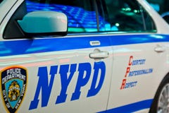 Нью-Йорк, США, август 2012: Полицейская машина NYPD стоковые изображения Нью-Йорк, США, август 2012: Полицейская машина NYPD стоковые изображения