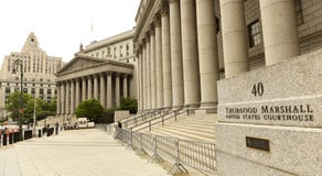 Нью-Йорк, США - 10-ое июня 2018: Здание суда Thurgood Marshall и стоковые изображения rf Нью-Йорк, США - 10-ое июня 2018: Здание суда Thurgood Marshall и стоковые изображения rf