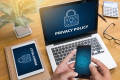 Обеспечение безопасности ПОЛИТИКИ УЕДИНЕНИЯ частное, бизнесмен с prot стоковые изображения rf Обеспечение безопасности ПОЛИТИКИ УЕДИНЕНИЯ частное, бизнесмен с prot стоковые изображения rf