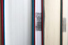 Образование и концепция чтения Книжные полки для minimalistic предпосылки стоковое фото rf Образование и концепция чтения Книжные полки для minimalistic предпосылки стоковое фото rf