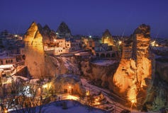 Общий вид Cappadocia на ноче стоковое изображение Общий вид Cappadocia на ноче стоковое изображение