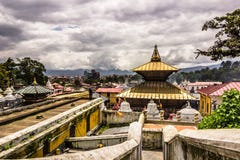 18-ое августа 2014 - висок Pashupatinath в Катманду, Непале Стоковые Изображения 18-ое августа 2014 - висок Pashupatinath в Катманду, Непале Стоковые Изображения