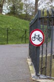Лондон, Великобритания 12-ое апреля 2019 Парк Battersea Север привода экипажа стоковое изображение Лондон, Великобритания 12-ое апреля 2019 Парк Battersea Север привода экипажа стоковое изображение