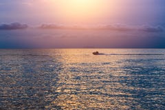 Океан открытого моря взгляда захода солнца волны штиля на море Стоковое Изображение Океан открытого моря взгляда захода солнца волны штиля на море Стоковое Изображение