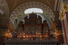 Орган базилики St Stephen в Будапеште, Венгрии стоковое фото rf Орган базилики St Stephen в Будапеште, Венгрии стоковое фото rf