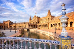 Площадь de Espana (квадрат Испании) в Севилье, Андалусии стоковое изображение rf Площадь de Espana (квадрат Испании) в Севилье, Андалусии стоковое изображение rf