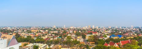 панорама сняла Чиангмая (старого города), Таиланда для заднего gr стоковое фото rf панорама сняла Чиангмая (старого города), Таиланда для заднего gr стоковое фото rf
