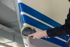 Парусное судно стоит в красильной мастерской и отполировано после кра стоковое фото Парусное судно стоит в красильной мастерской и отполировано после кра стоковое фото