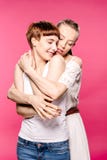 пары обнимая lesbian стоковые изображения rf пары обнимая lesbian стоковые изображения rf
