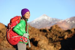 Пеший туризм образа жизни активного hiker женщины живя здоровый стоковое изображение rf Пеший туризм образа жизни активного hiker женщины живя здоровый стоковое изображение rf
