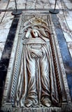 ПИЗА, ИТАЛИЯ - ОКОЛО ФЕВРАЛЬ 2018: Пол Camposanto Monumentale на квадрате чудес стоковое изображение ПИЗА, ИТАЛИЯ - ОКОЛО ФЕВРАЛЬ 2018: Пол Camposanto Monumentale на квадрате чудес стоковое изображение