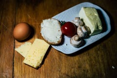 Плита еды и мяса стоковые изображения rf Плита еды и мяса стоковые изображения rf
