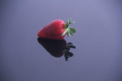 Плод изолированный земледелием витамина еды клубники очень вкусный целительный Сан-Паулу Бразилия стоковая фотография rf Плод изолированный земледелием витамина еды клубники очень вкусный целительный Сан-Паулу Бразилия стоковая фотография rf