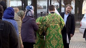 Поклонитесь благословлять людей Поклонитесь благословлять людей