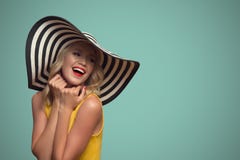 Портрет искусства шипучки красивой женщины в шляпе background card congratulation invitation стоковое изображение rf Портрет искусства шипучки красивой женщины в шляпе background card congratulation invitation стоковое изображение rf