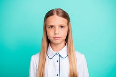 Портрет конца-вверх ее она девушка выглядящего славн привлекательного прекрасного очаровательного уверенного спокойствия мирная п стоковое изображение rf Портрет конца-вверх ее она девушка выглядящего славн привлекательного прекрасного очаровательного уверенного спокойствия мирная п стоковое изображение rf