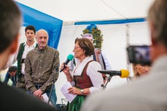 Прага, 23-ье сентября 2017: Празднующ традиционный немецкий фестиваль пива вызвал Oktoberfest в чехии стоковые фото Прага, 23-ье сентября 2017: Празднующ традиционный немецкий фестиваль пива вызвал Oktoberfest в чехии стоковые фото