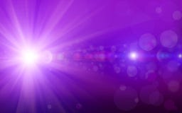Предпосылка Bokeh с фиолетовым ярким блеском сверкнает bokeh светов лучей на фиолетовой предпосылке иллюстрация вектора Предпосылка Bokeh с фиолетовым ярким блеском сверкнает bokeh светов лучей на фиолетовой предпосылке иллюстрация вектора