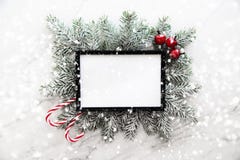 Предпосылка рамки рождества с деревом xmas и украшениями xmas С Рождеством Христовым поздравительная открытка, знамя стоковое фото Предпосылка рамки рождества с деревом xmas и украшениями xmas С Рождеством Христовым поздравительная открытка, знамя стоковое фото