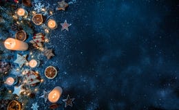 Предпосылка рождества с деревянными украшениями и свечами Свободный s стоковые изображения Предпосылка рождества с деревянными украшениями и свечами Свободный s стоковые изображения