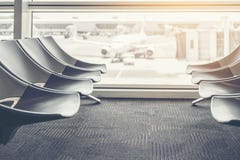 Предпосылки диспетчерской вышки отклонения аэропорта международные стоковые фотографии rf Предпосылки диспетчерской вышки отклонения аэропорта международные стоковые фотографии rf