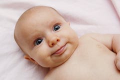 Придурковатый смешной усмехаясь счастливый ребёнок стоковые фото Придурковатый смешной усмехаясь счастливый ребёнок стоковые фото