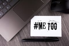 Примечание сочинительства показывая меня слишком Растут, что сильным и храбрым достаточно сообщает showcasing фото дела злоупотре стоковая фотография rf Примечание сочинительства показывая меня слишком Растут, что сильным и храбрым достаточно сообщает showcasing фото дела злоупотре стоковая фотография rf