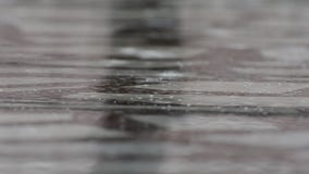 Проливной дождь на воде Проливной дождь на воде