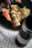 Пробочка привинтила от бутылки красного вина стоковая фотография Пробочка привинтила от бутылки красного вина стоковая фотография